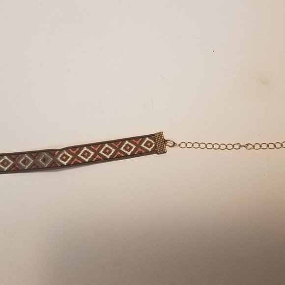 Choker Necklace - Picture 4 of 8